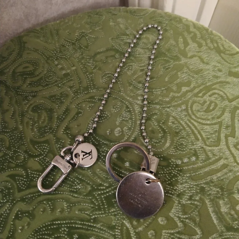 Louis Vuitton Monogram ID Porte Cles Chain Holder